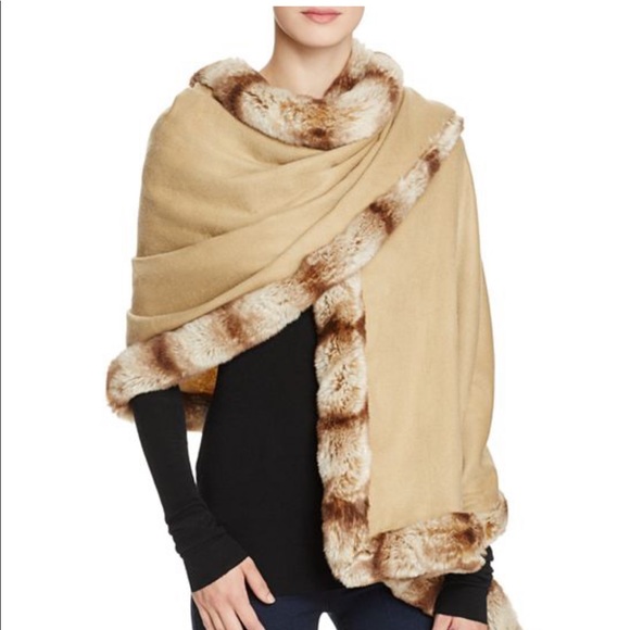 Badgley Mischka Large Wrap w/ Faux chinchilla Tan - Picture 7 of 7